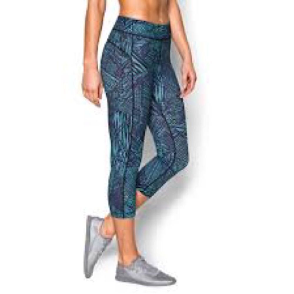 ✨Under Armour Heat Gear Patterned 18” Capri